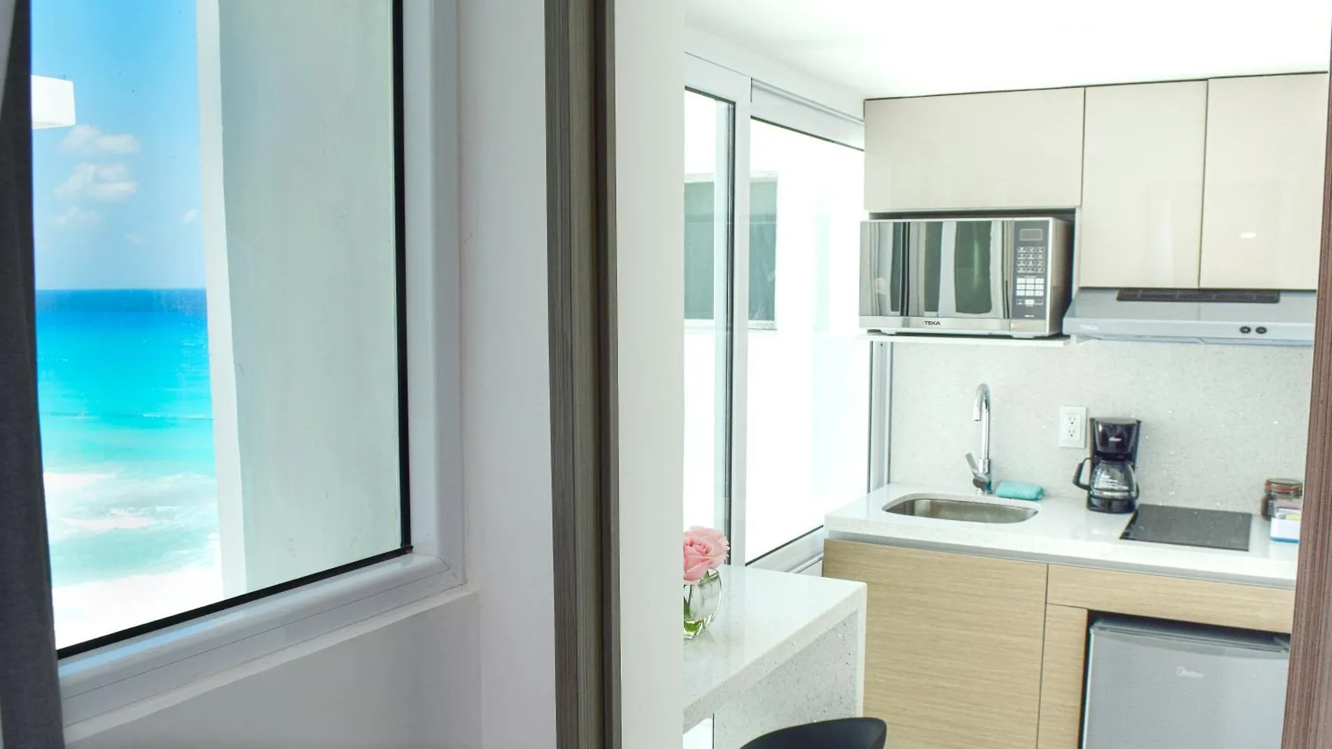 Recien Remodelado Estudio En La Playa, Piscina, Gimnasio, Spa 4D Cancun Apartment