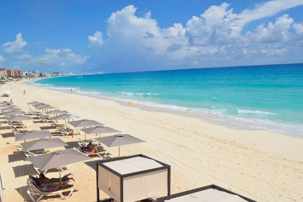 Recien Remodelado Estudio En La Playa, Piscina, Gimnasio, Spa 4D Cancun Apartment